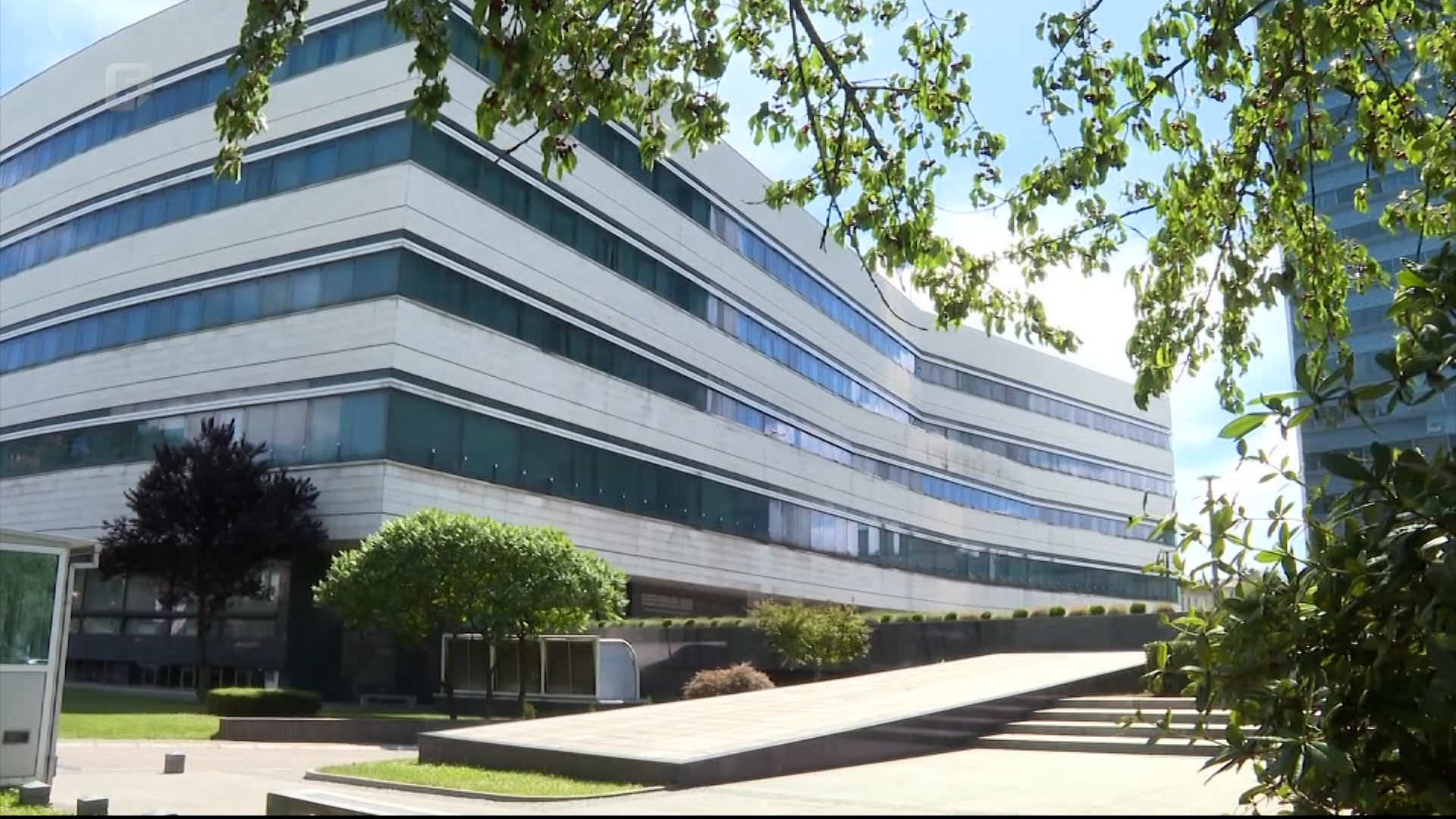 Država na privremenom finansiranju, kapitalni i razvojni projekti na čekanju, Plan rasta izmiče